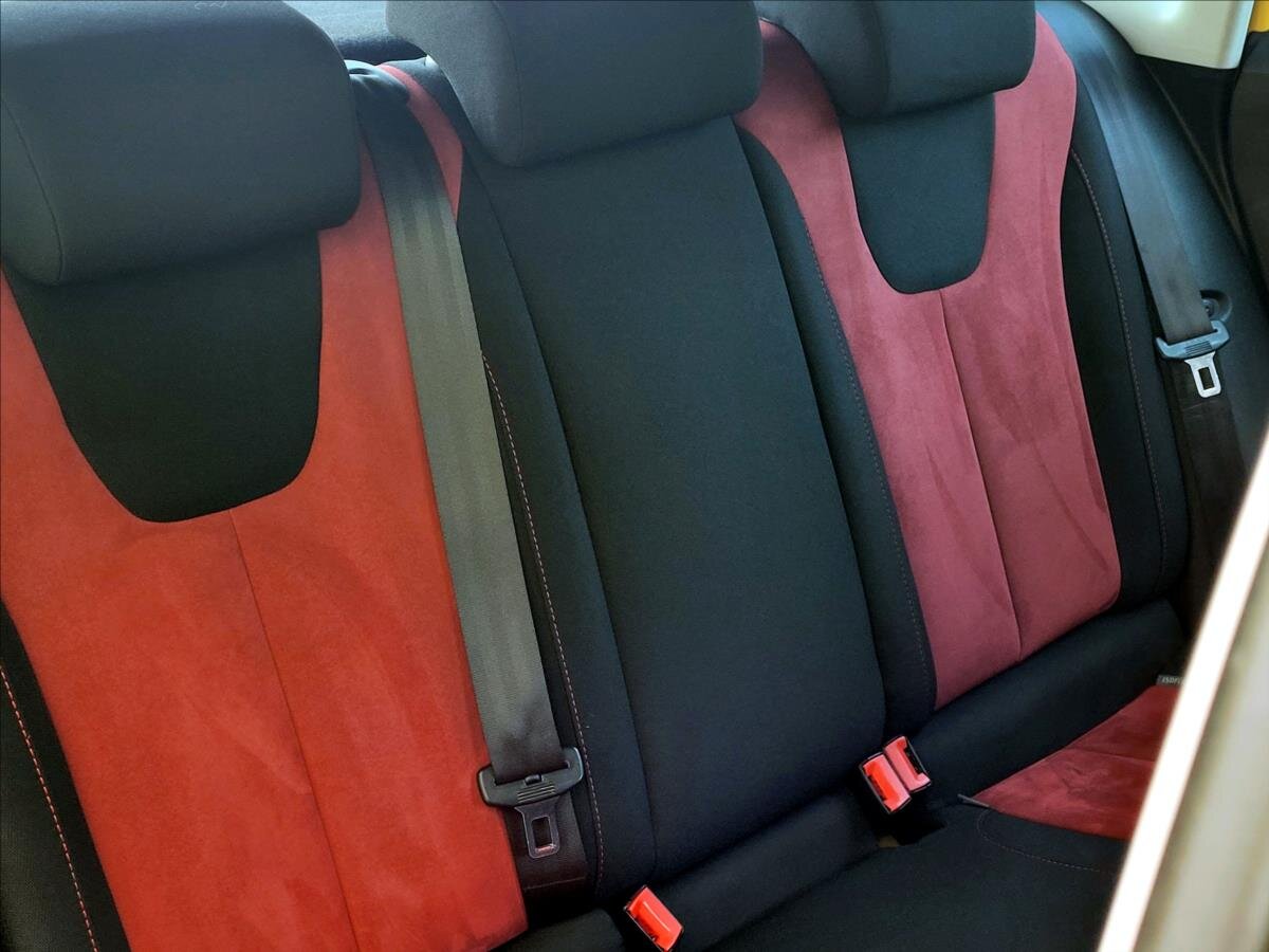 Seat Leon Hatchback 2,0 l 185 kw