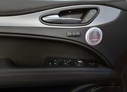 Alfa Romeo Stelvio SUV / Terénní 2,0 l 206 kw