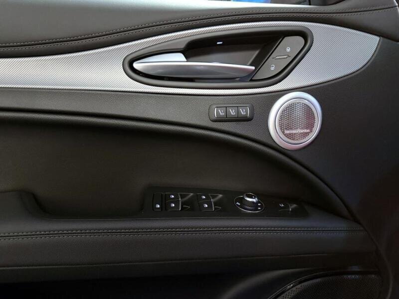 Alfa Romeo Stelvio SUV / Terénní 2,0 l 206 kw