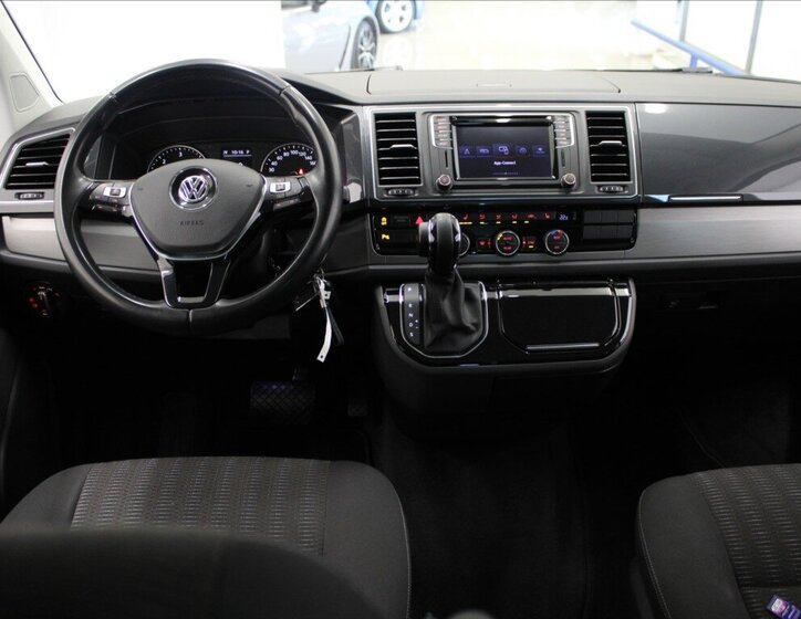 Volkswagen Multivan 9