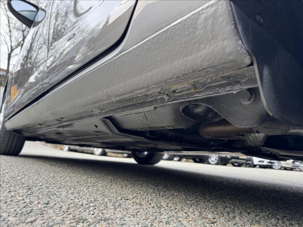 Volkswagen Golf Hatchback 1,2 l 63 kw