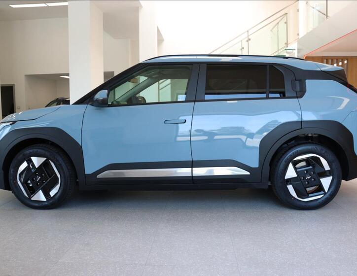 KIA EV3 8