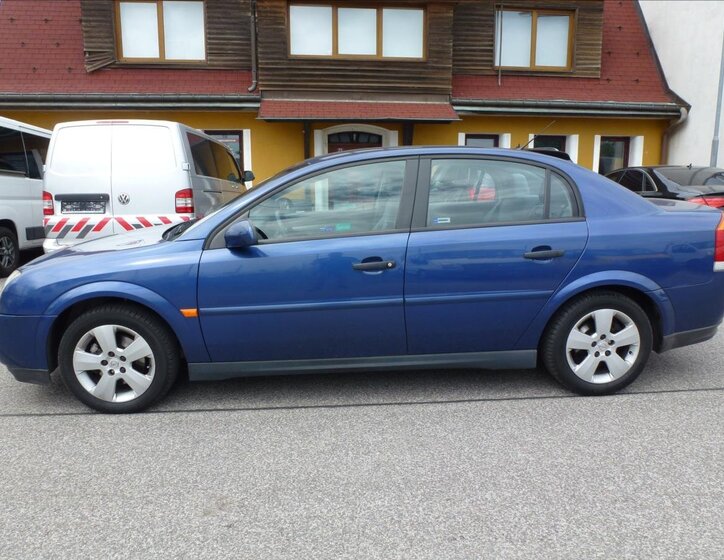 Opel Vectra Sedan / Limuzína 1,8 l 90 kw