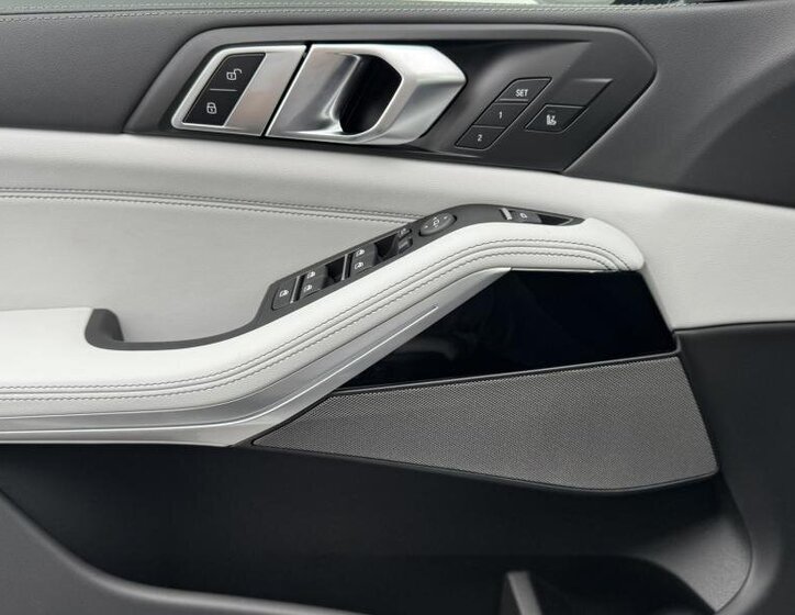 BMW X5 SUV / Terénní 3,0 l 250 kw