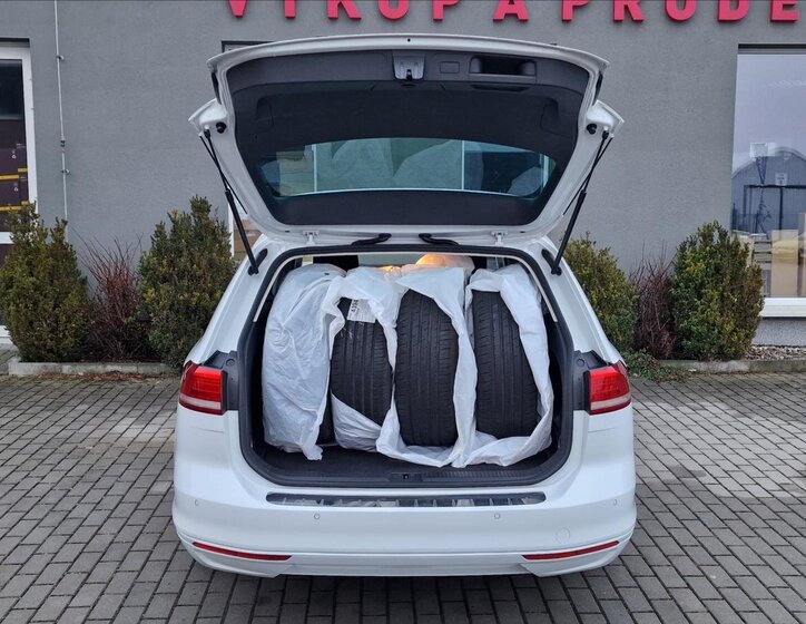 Volkswagen Passat Kombi 1,4 l 110 kw