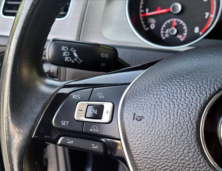 Volkswagen Golf Hatchback 1,4 l 90 kw