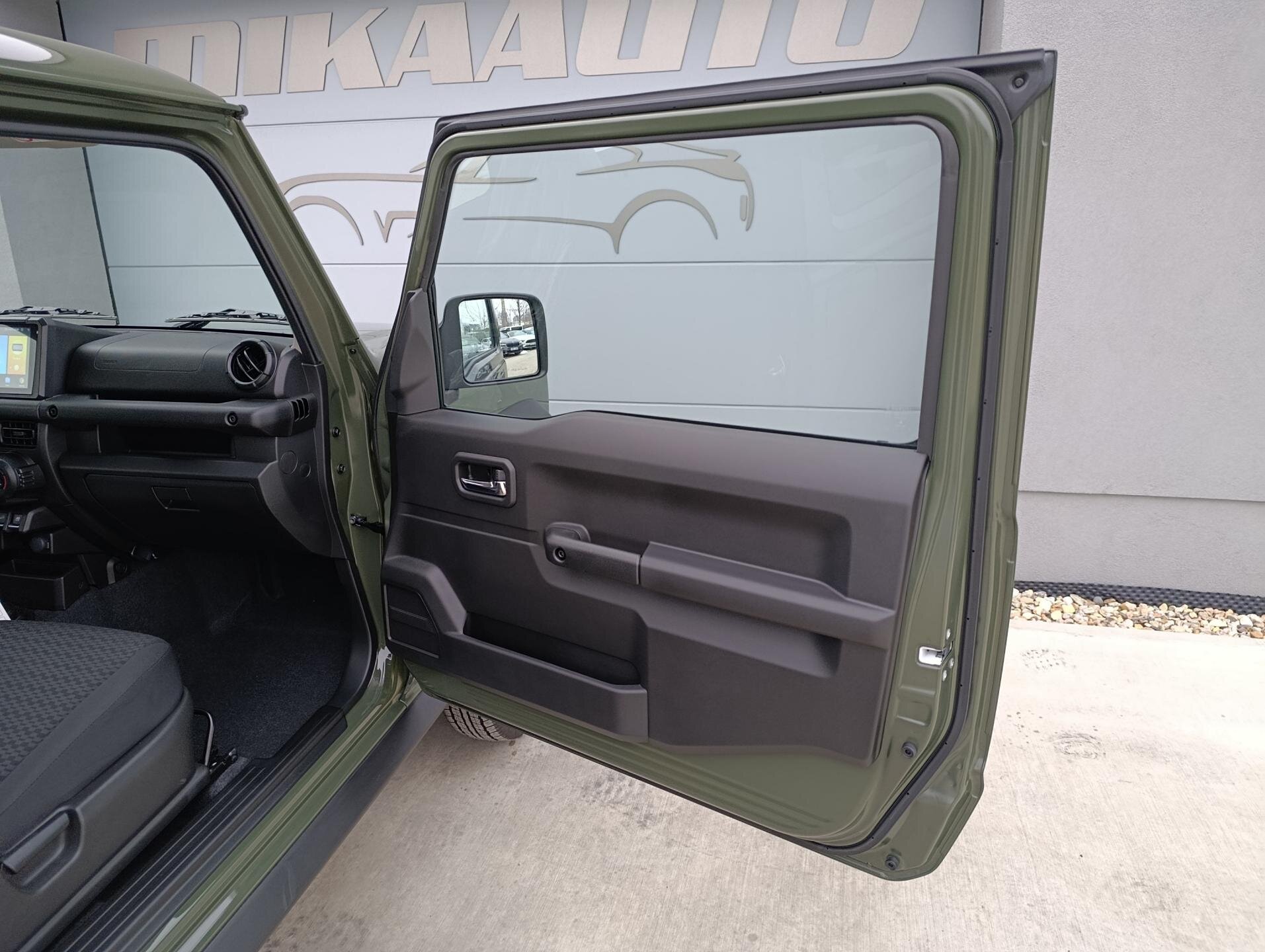 Suzuki Jimny SUV 1,5 l 75 kw