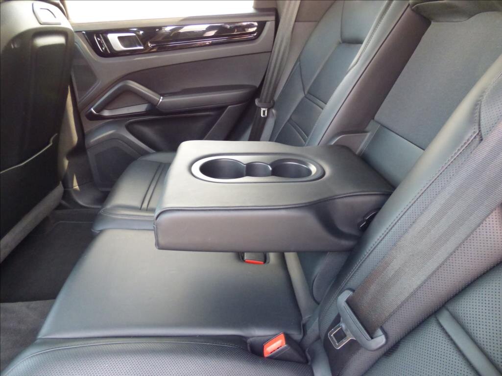 Porsche Cayenne SUV 2,9 l 324 kw