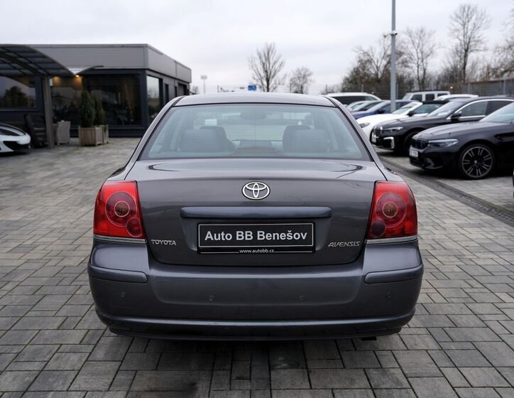 Toyota Avensis 5