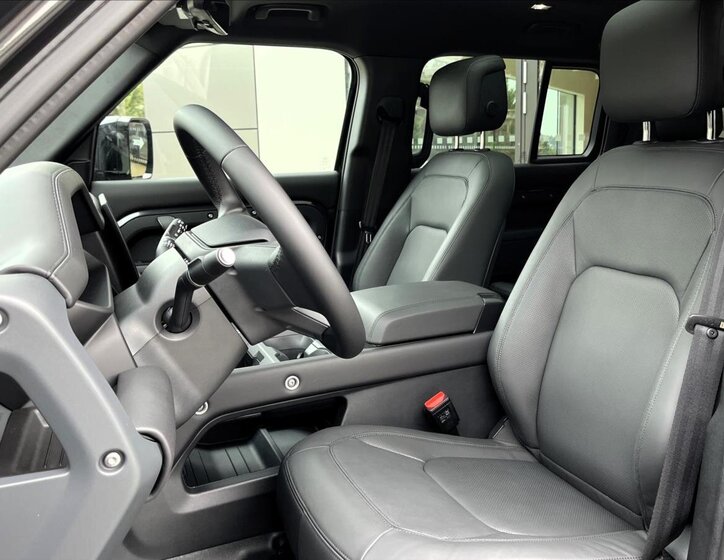 Land Rover Defender SUV / Terénní 3,0 l 147 kw