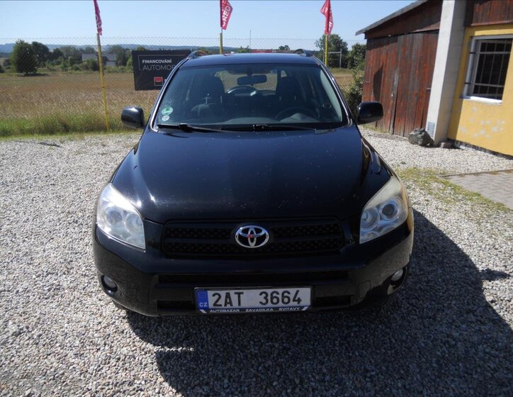 Toyota RAV4 Kombi 2,0 l 112 kw