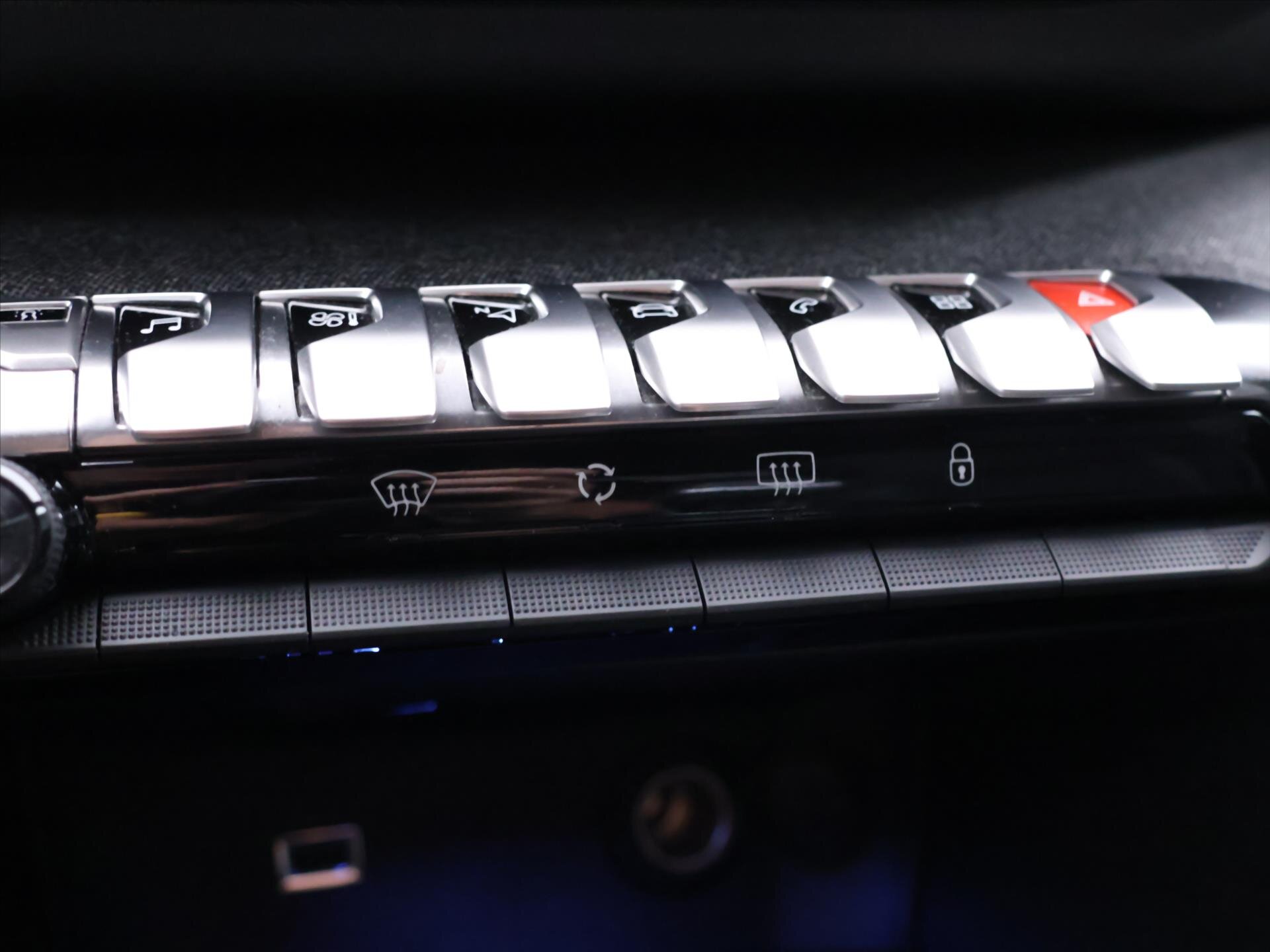 Peugeot 3008 SUV 2,0 l 110 kw