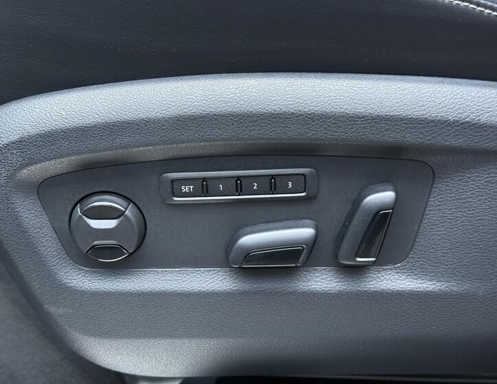 Volkswagen Multivan 37