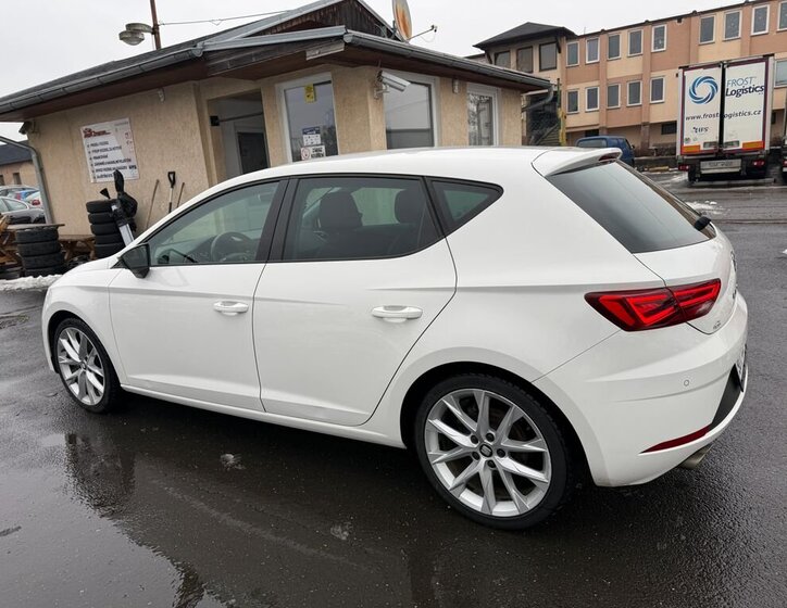 Seat Leon Hatchback 1,5 l 96 kw