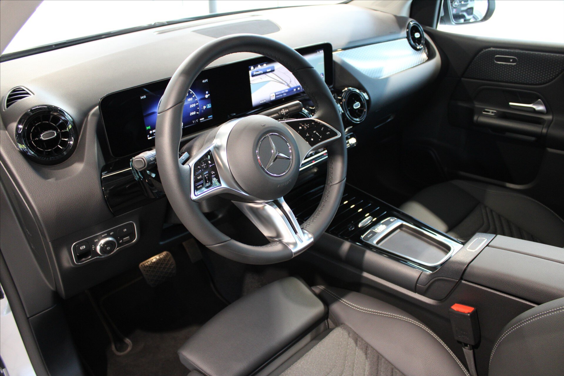 Mercedes-Benz Třídy B Hatchback 1,3 l 100 kw