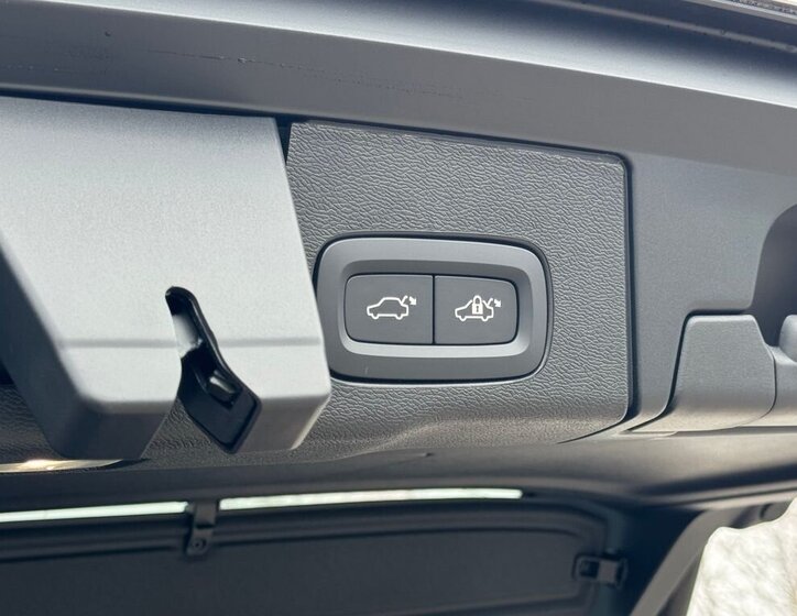 Volvo XC60 SUV / Terénní 2,0 l 184 kw