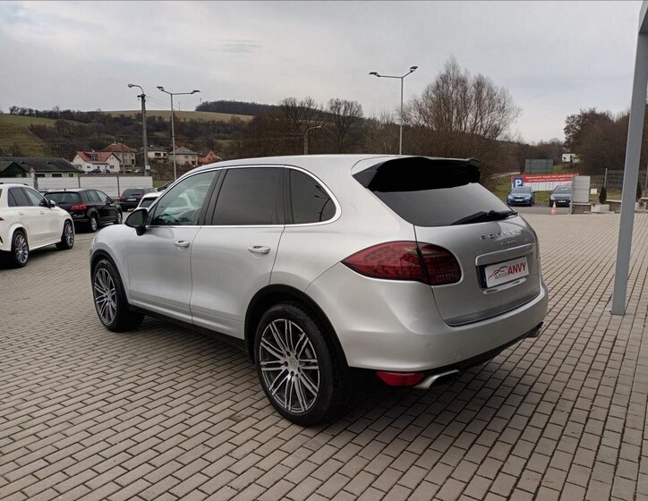 Porsche Cayenne Kombi 3,0 l 180 kw