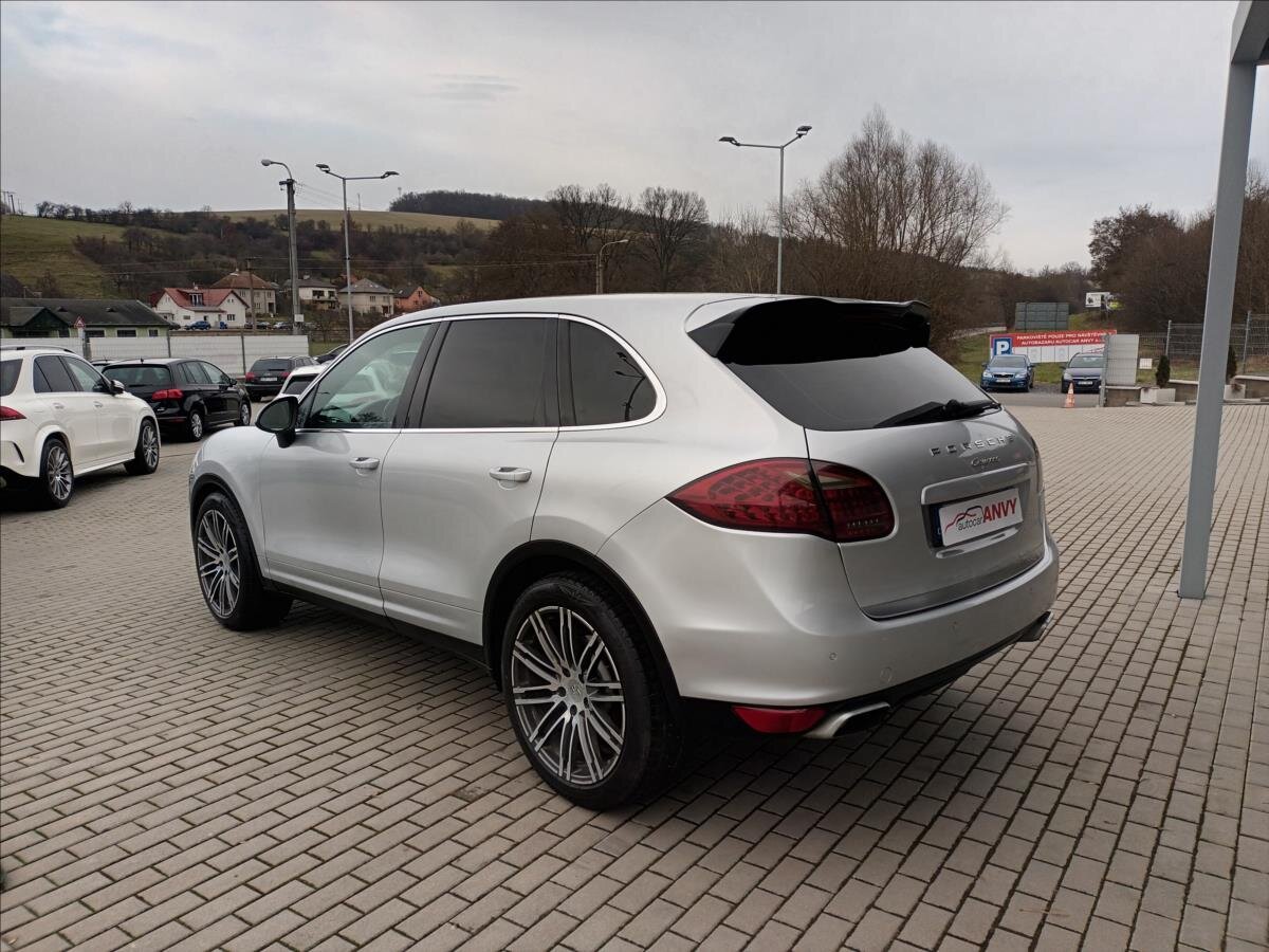 Porsche Cayenne Kombi 3,0 l 180 kw
