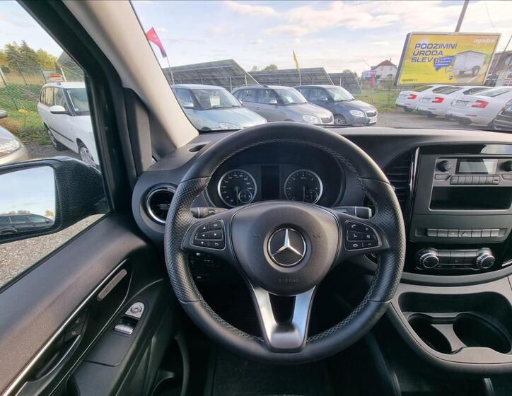 Mercedes-Benz Vito 12