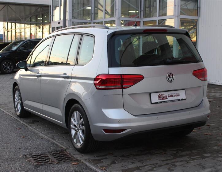Volkswagen Touran 4
