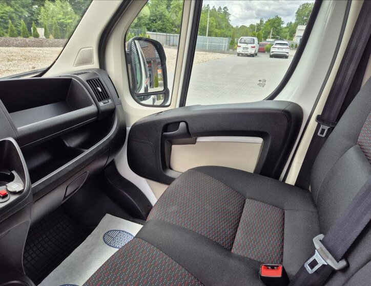 Peugeot Ostatní Ostatní 2,0 l 120 kw