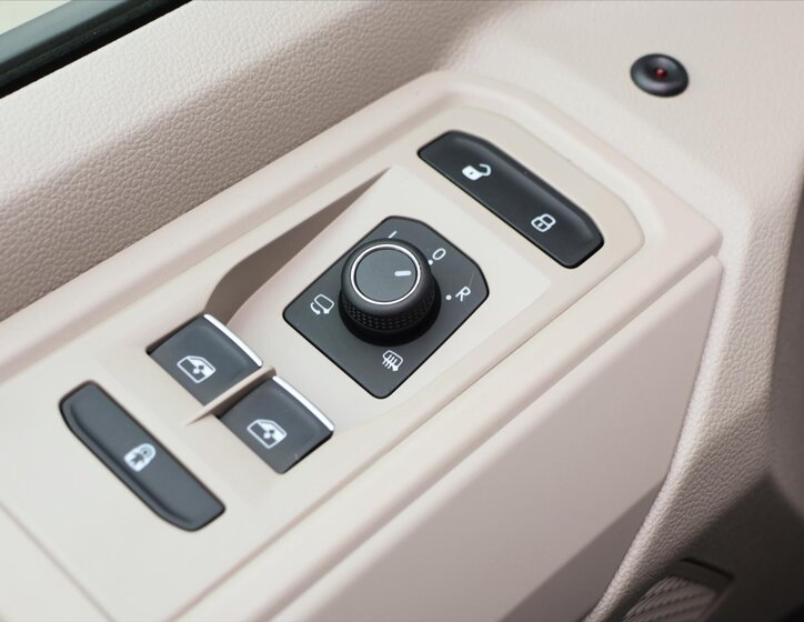 Volkswagen Multivan MPV 2,0 l 110 kw