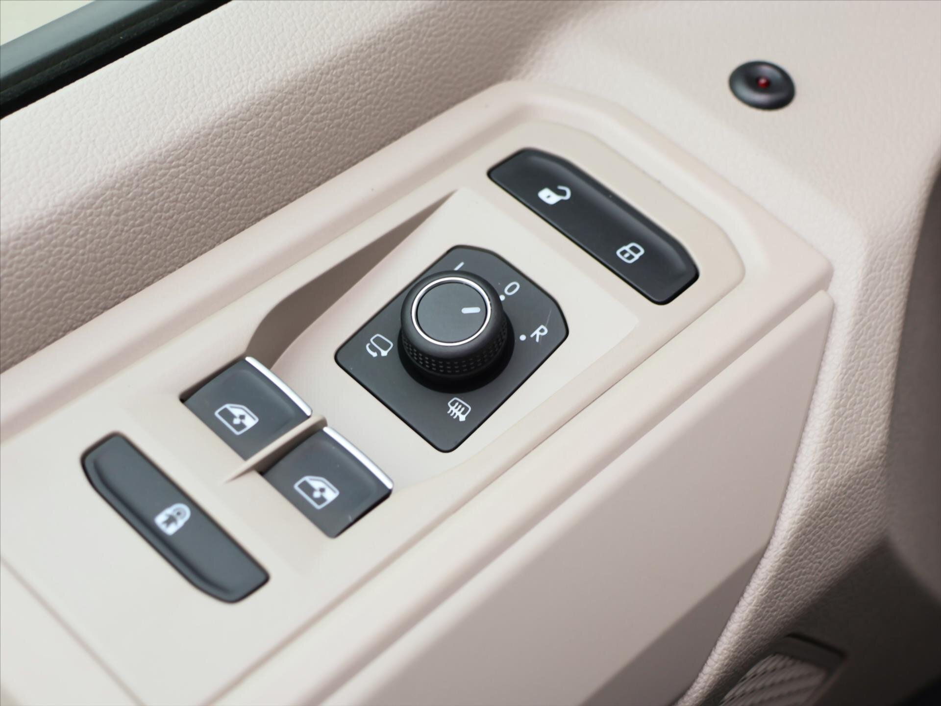 Volkswagen Multivan MPV 2,0 l 110 kw