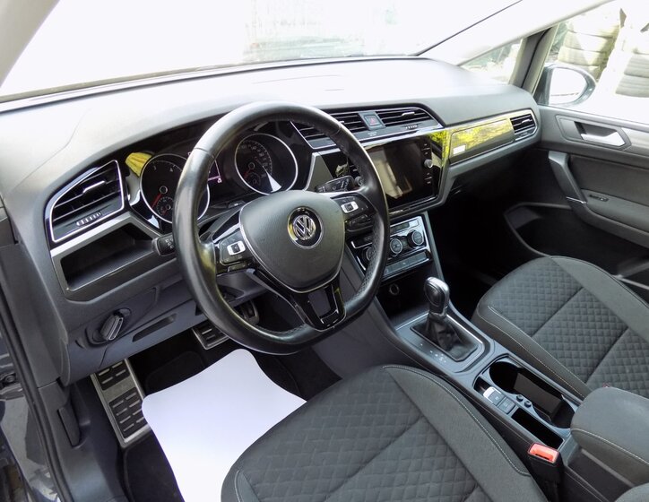 Volkswagen Touran 12