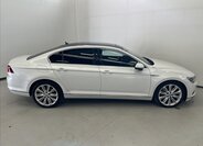 Volkswagen Passat Sedan / Limuzína 2,0 l 176 kw