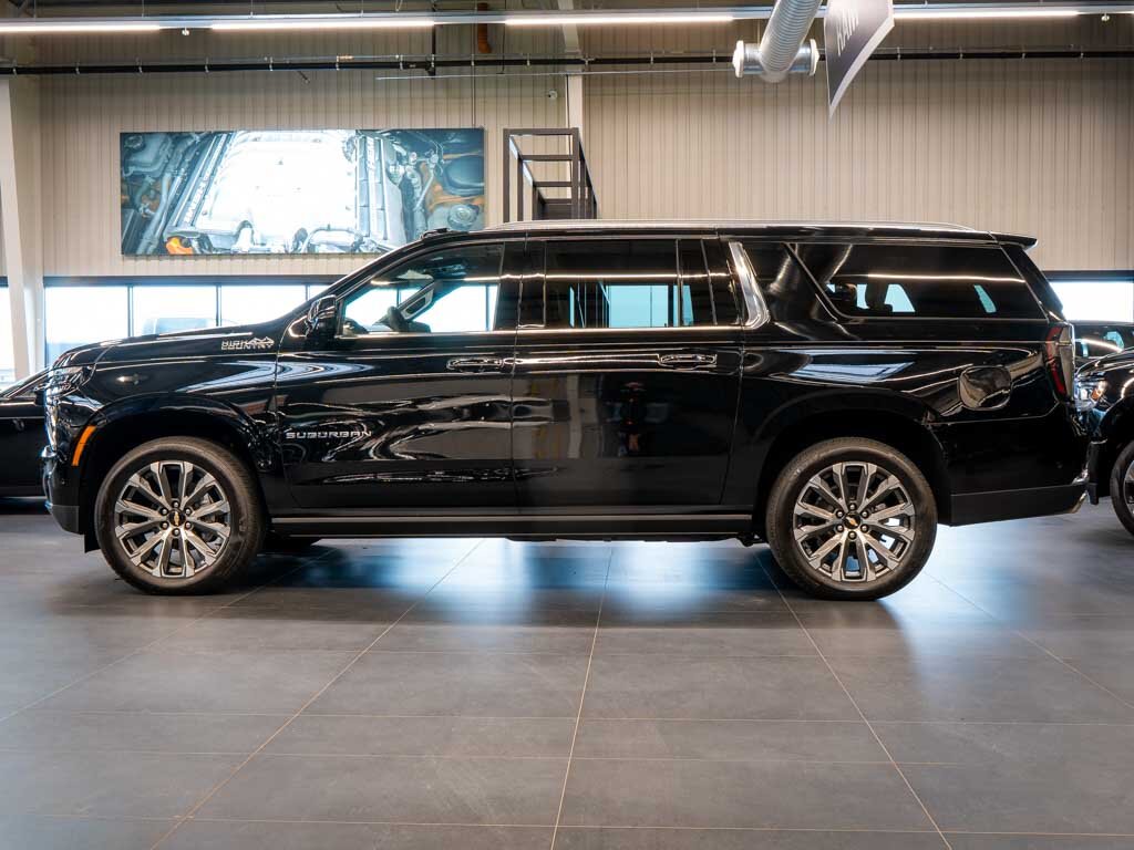 Chevrolet Suburban SUV 6,2 l 313 kw