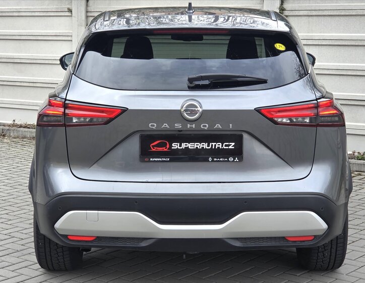 Nissan Qashqai SUV / Terénní 1,3 l 116 kw