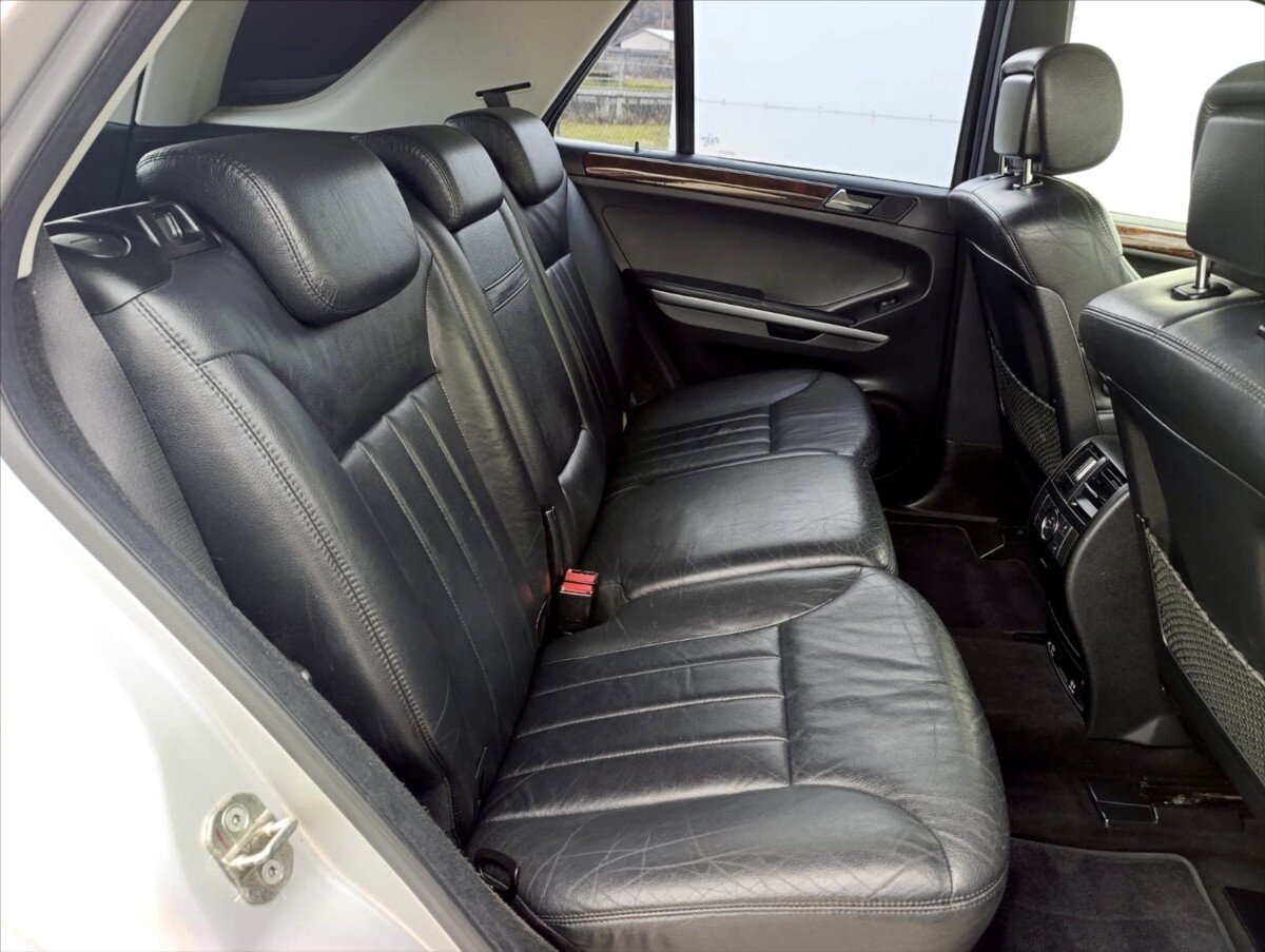 Mercedes-Benz Třídy M SUV 3,0 l 165 kw