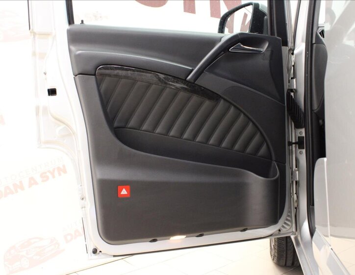 Mercedes-Benz Viano 9