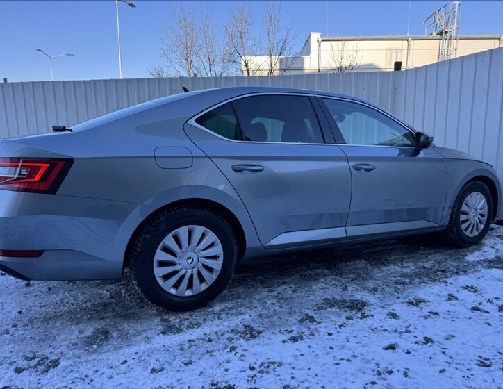 Škoda Superb 17