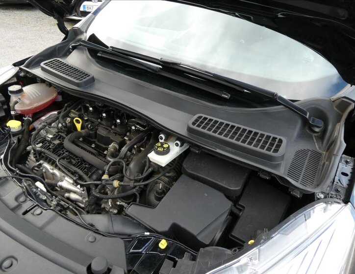 Ford Kuga SUV 1,5 l 110 kw