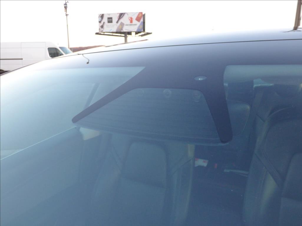 Tesla Model 3 Sedan 0,0 377 kw