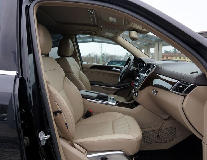 Mercedes-Benz GL SUV / Terénní 4,7 l 320 kw