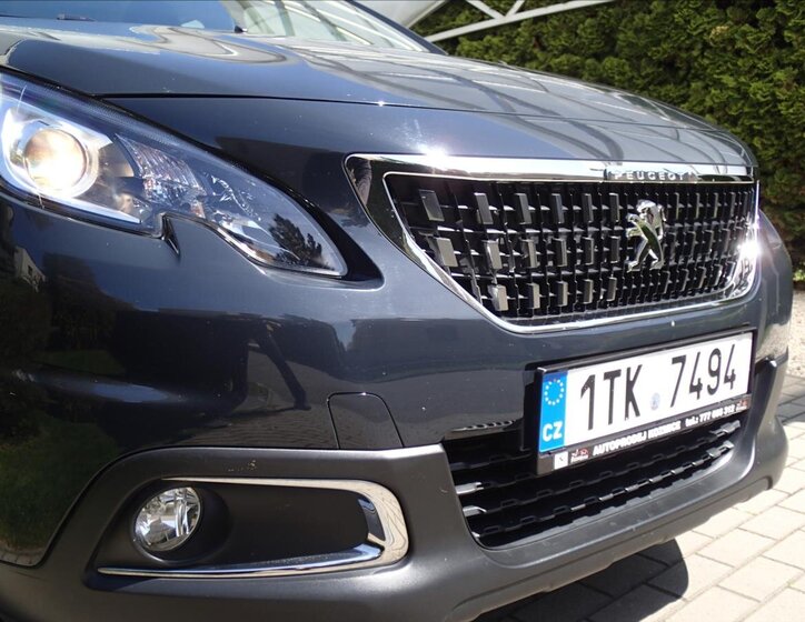 Peugeot 2008 Kombi 1,2 l 61 kw