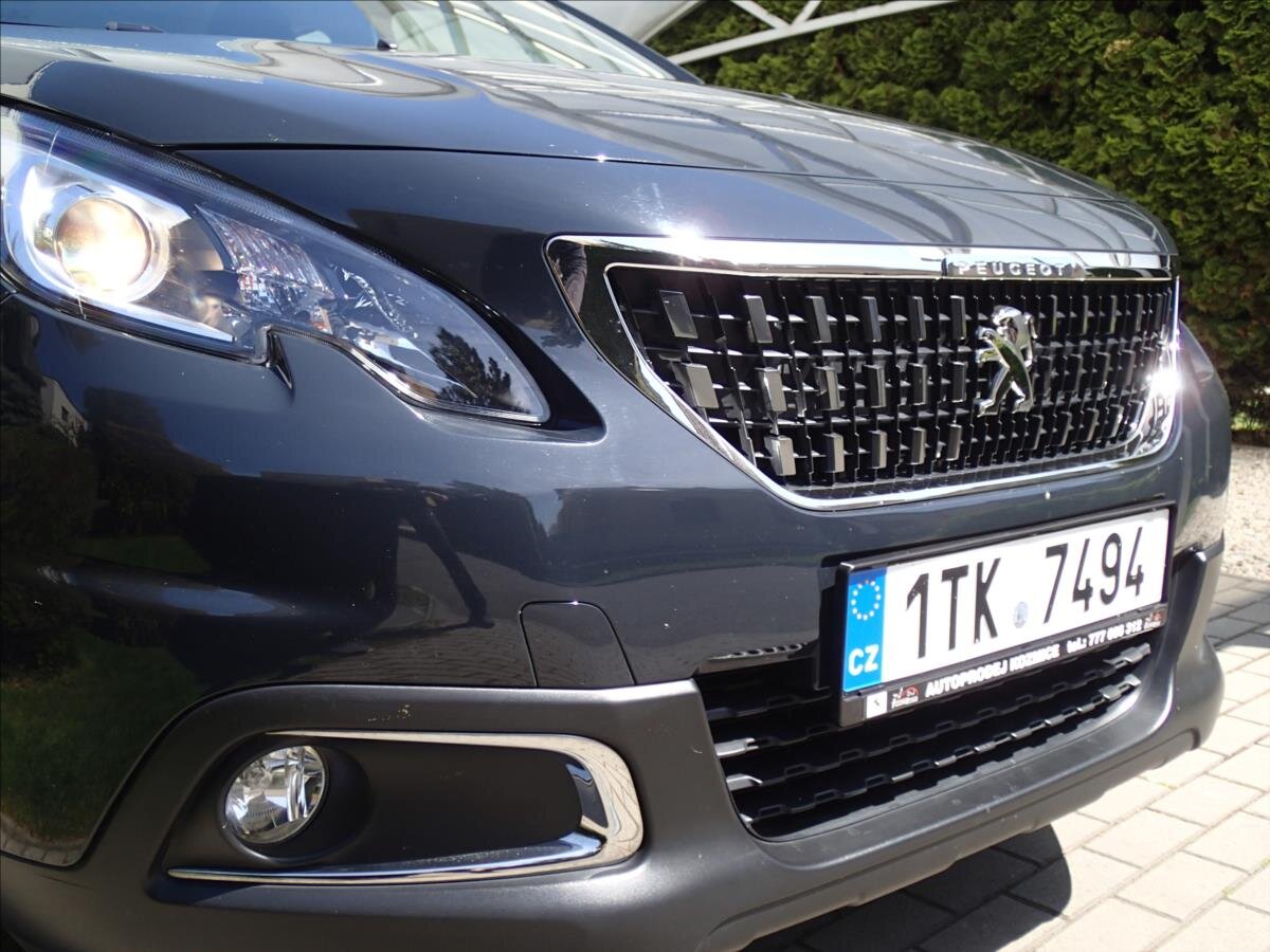 Peugeot 2008 Kombi 1,2 l 61 kw