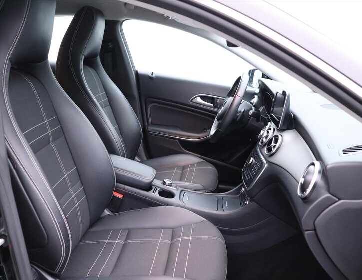 Mercedes-Benz CLA Kombi 2,0 l 155 kw