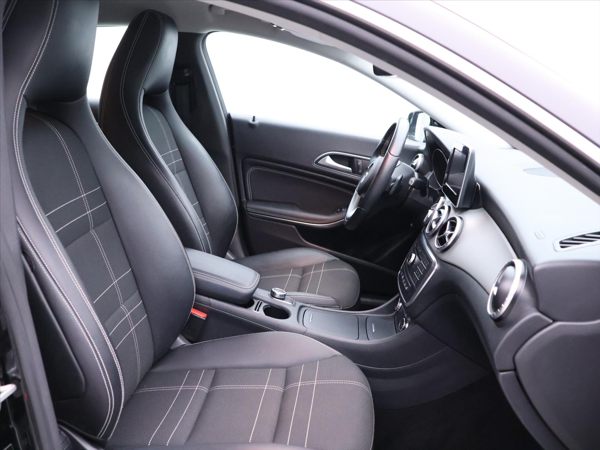 Mercedes-Benz CLA Kombi 2,0 l 155 kw