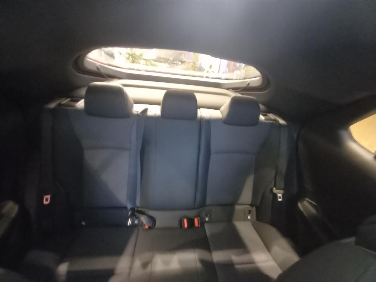 Toyota C-HR Hatchback 2,0 l 112 kw