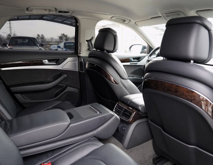 Audi A8 Sedan / Limuzína 3,0 l 213 kw