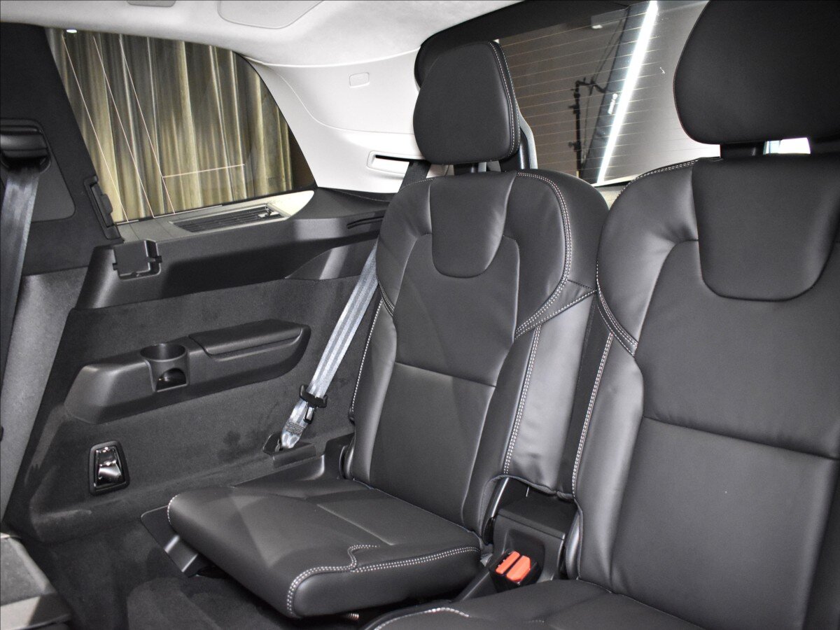 Volvo XC90 SUV 2,0 l 335 kw