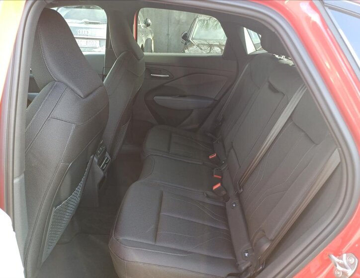 Audi Q3 CUV / Crossover 2,0 l 110 kw