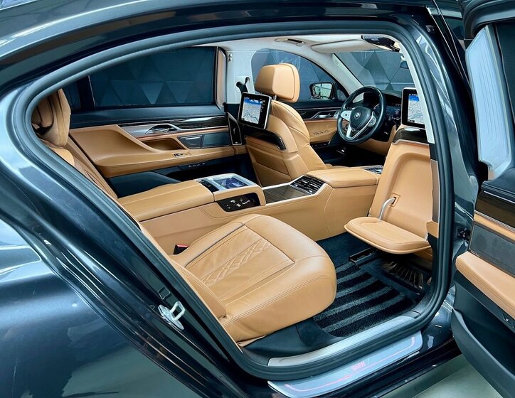 BMW Řada 7 Sedan / Limuzína 3,0 l 250 kw
