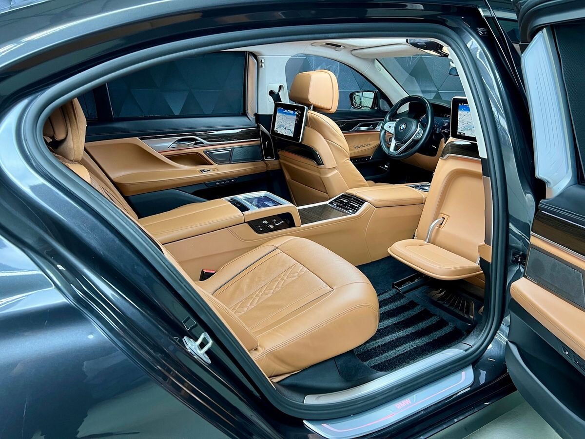 BMW Řada 7 Sedan / Limuzína 3,0 l 250 kw