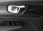 Volvo XC40 SUV / Terénní 2,0 l 145 kw