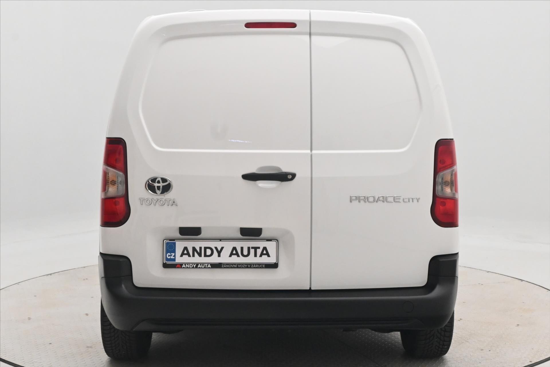 Toyota ProAce Skříň 1,5 l 75 kw
