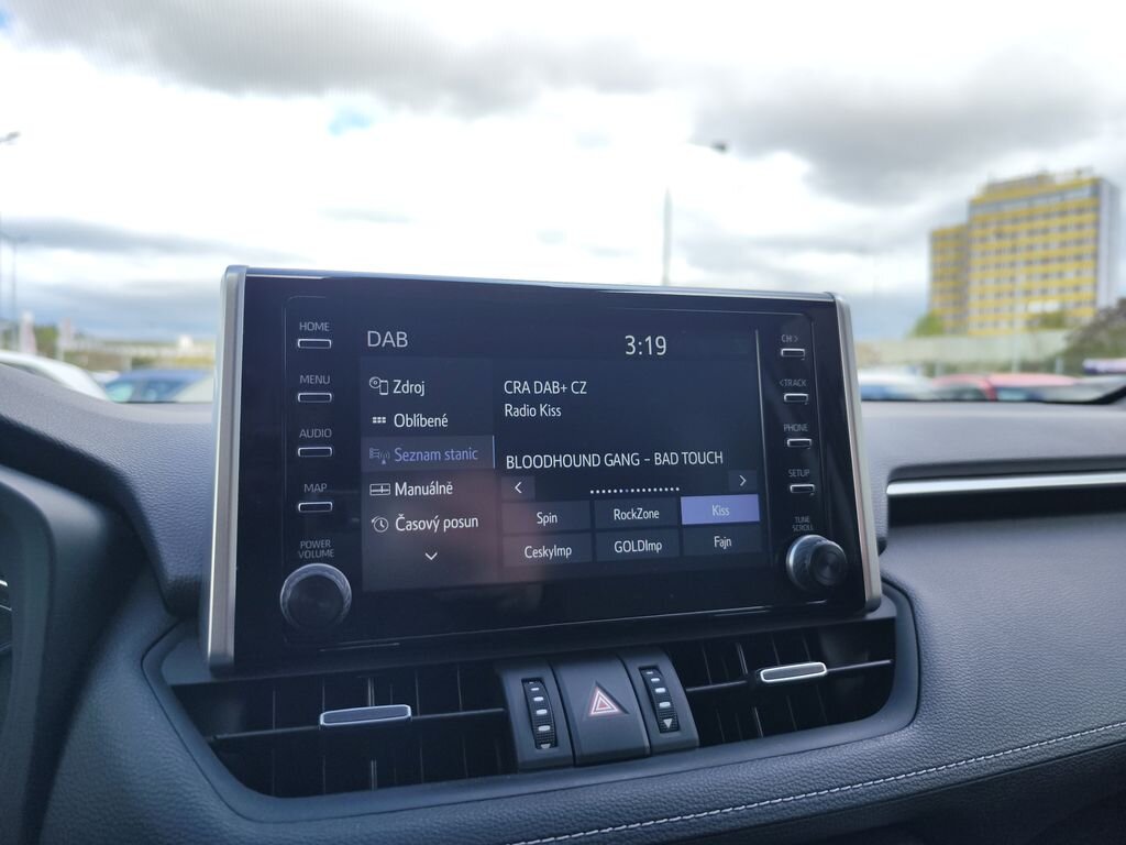 Toyota RAV4 SUV / Terénní 2,5 l 163 kw